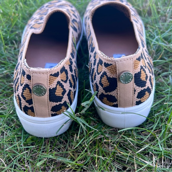 Steve Madden Leopard Knitted Print Chunky Platform Slip on Sneakers Size 8 - Picture 4 of 5